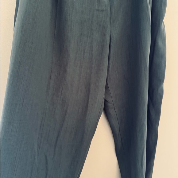High-Rise Wide-Leg Pants in sage Green - Picture 5 of 11
